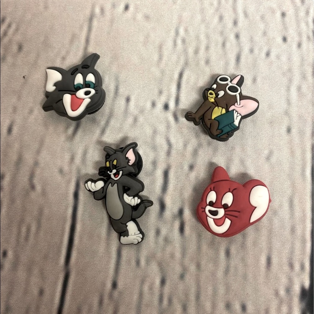 Tom & Jerry croc charms, New